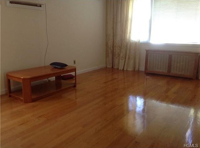 2nd image of 42 Bainton St