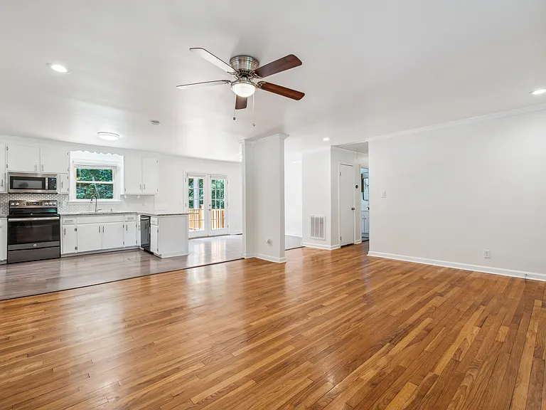 2514 Glover Rd — Photo 3
