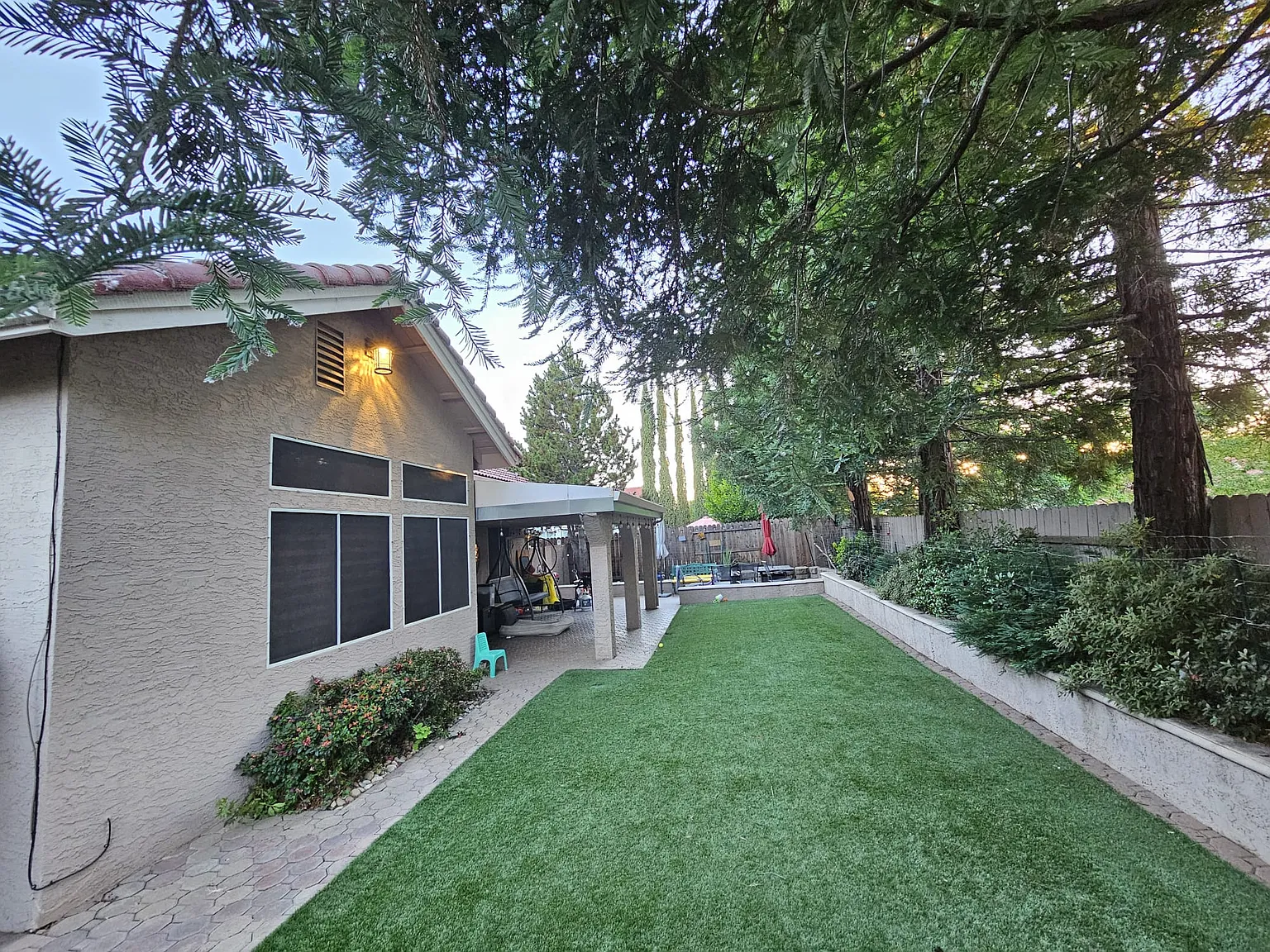 3 bed, 1827 sqft, $3,195 — Photo 4