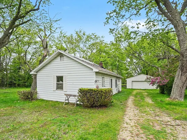620 Wilson Rd, Spring Lake, MI 49456