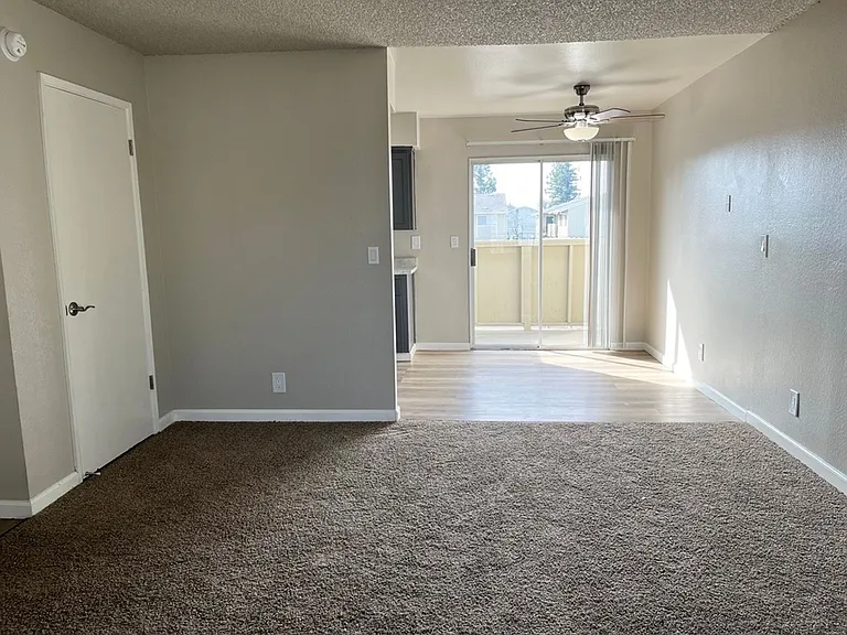 Cedar Apartments — Photo 3