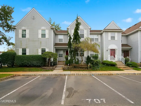 707 Hatchery Ct, Freehold, NJ 07728