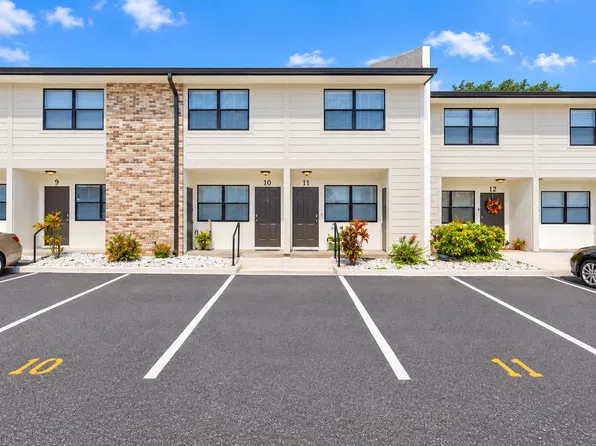Spacious Renovated 2BR Townhome | 2.5 Baths, Pool & Private Laundry!