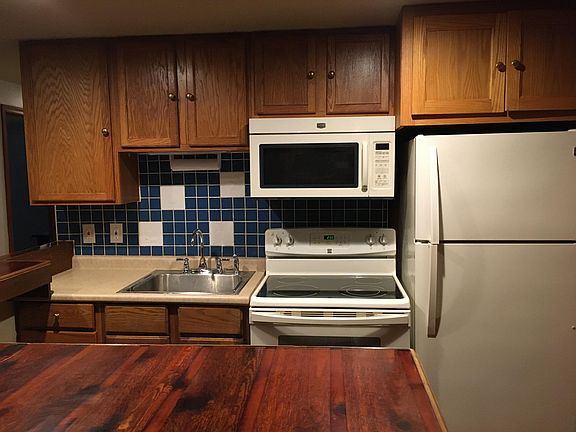 3rd image of 4117 Queens Ln
