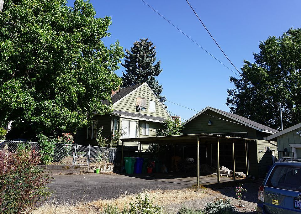 Street view Car Port