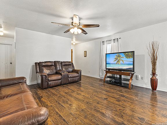 4th image of 8814 N Mission Meadow