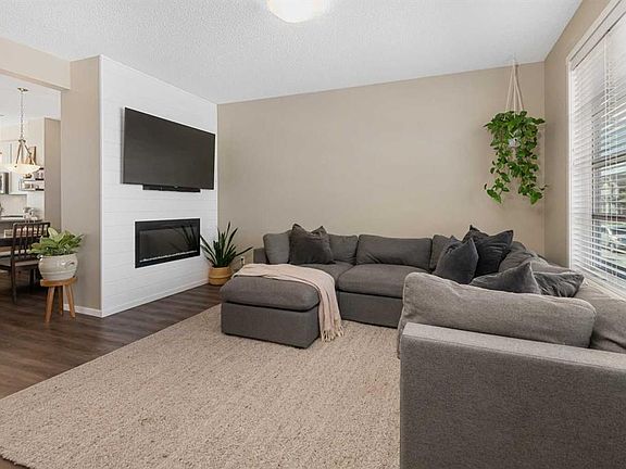 4th image of 446 W Walgrove Way SE