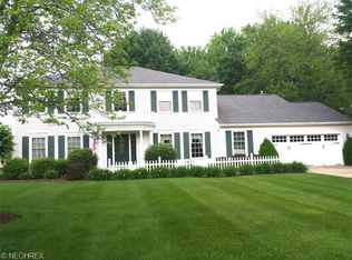 33500 Seneca Dr, Solon, OH 44139