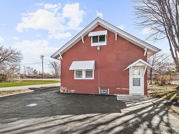 2nd image of 16816 S Park Ave