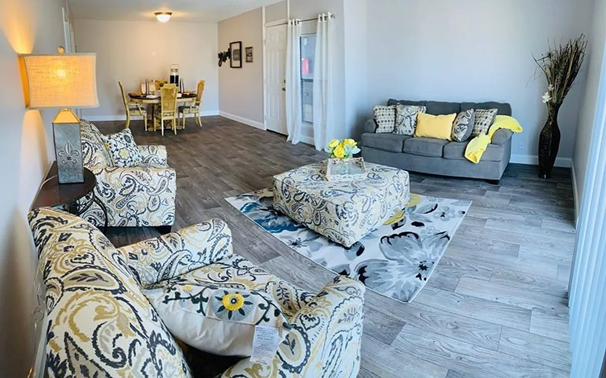 Building Photo - Stoneview Homes