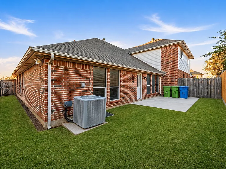 2216 Paige Ct — Photo 42