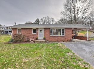 408 Barker Ln, Bristol, VA 24201