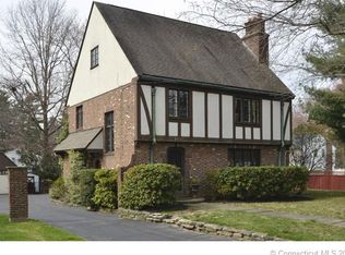 2611 Albany Ave, West Hartford, CT 06117