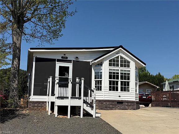 3rd image of 156 Marina Dr