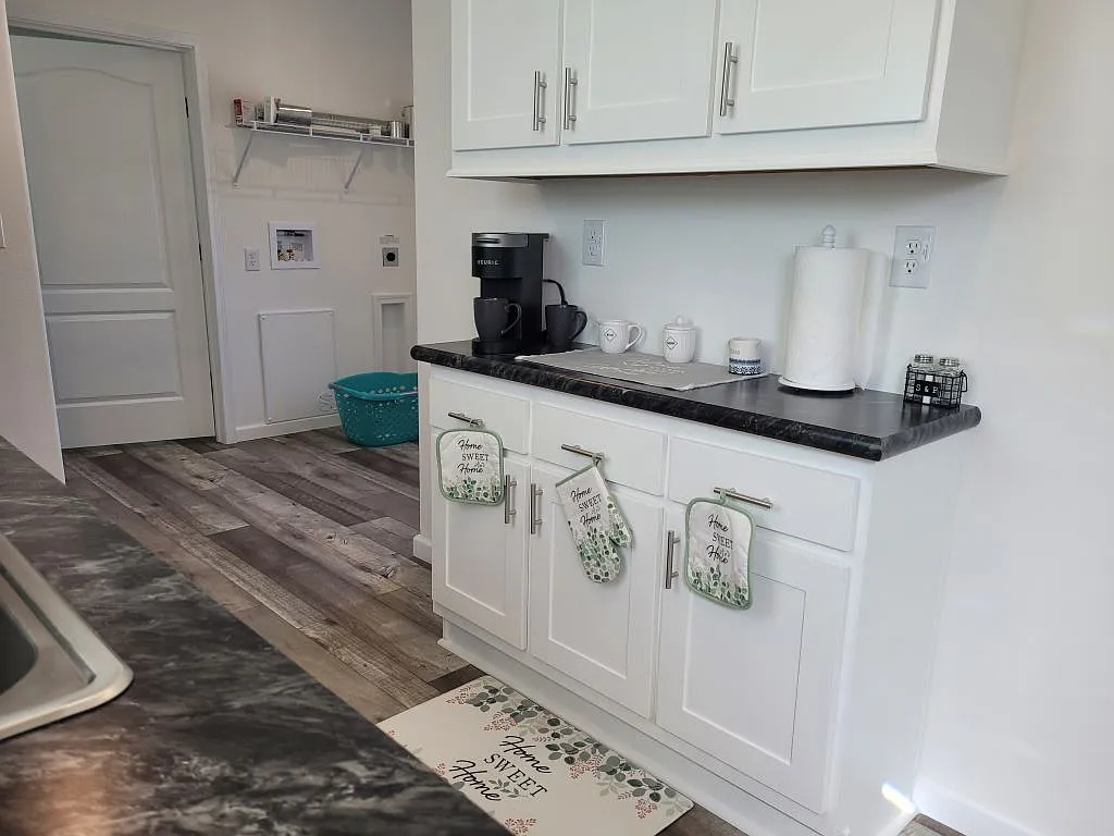 2 bed, 1.0 bath, 652 sqft, $1,049 — Photo 4