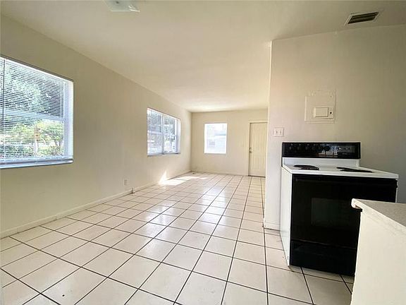 3rd image of 5507 Pinewood Ave
