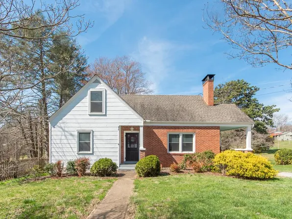 378 Bidwell St, Franklin, NC 28734