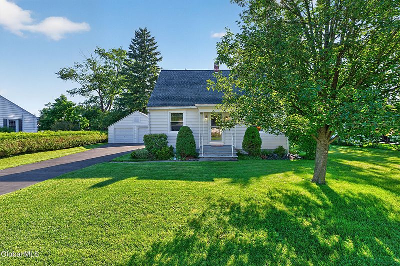 2nd image of 38 Pawling Avenue