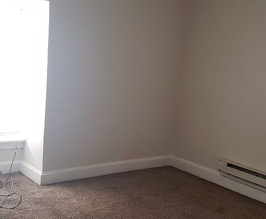 3rd image of 143 East Ave