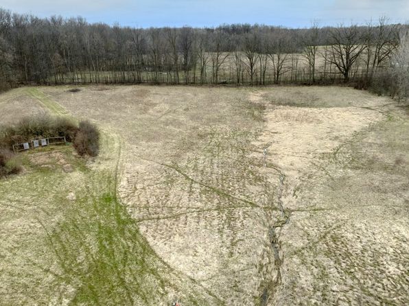 37161 39th Ave, Paw Paw, MI 49079
