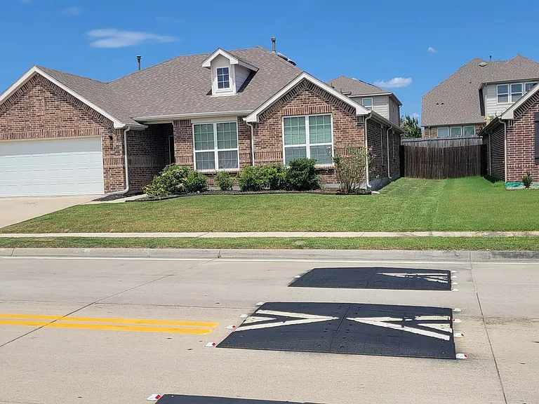 8020 Horseman Rd — Photo 4