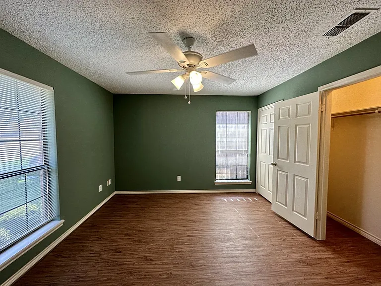 304 Amberwood Cir #304 — Photo 16