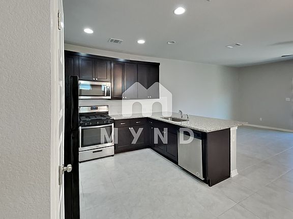 5th image of 1748 Yaupon Grove Ln