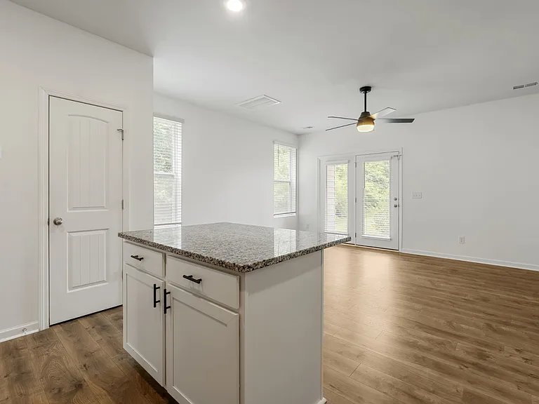 610 Clifford Hts — Photo 10