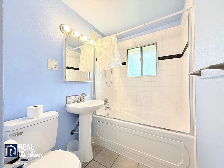 319 104th St E — Photo 9