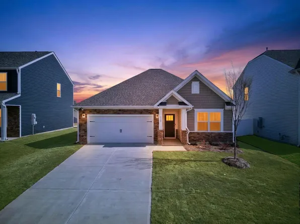 938 Pineland Dr, Woodruff, SC 29388