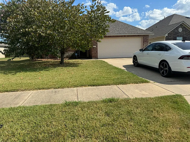 3703 Sabine Pass Dr — Photo 2