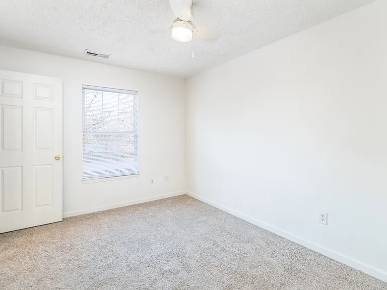 Reynolds Place Apartments — Photo 50