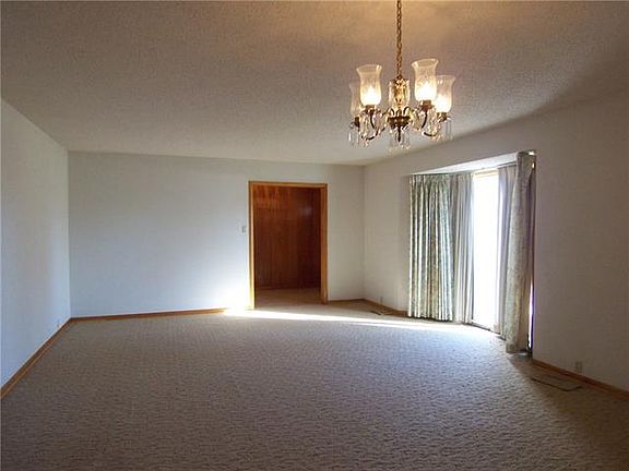 5th image of 1413 Wells Ave