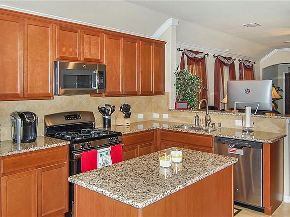 5th image of 5913 Burgundy Rose Dr