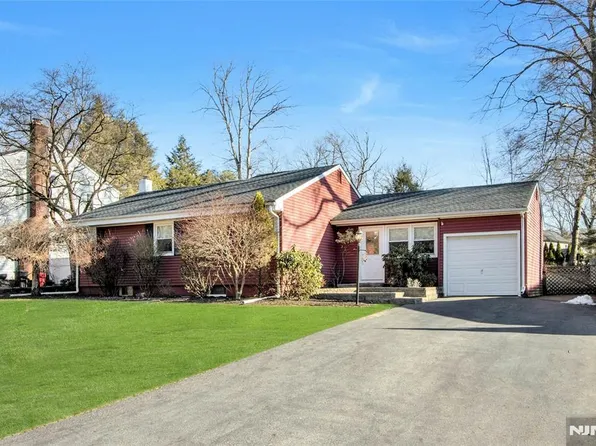 121 Hillsdale Ave, Hillsdale, NJ 07642