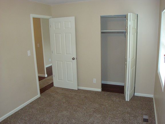 5th image of 629 Palace Ln
