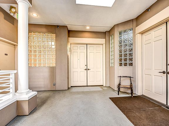 2nd image of 10055 Meydenbauer Way SE APT 13