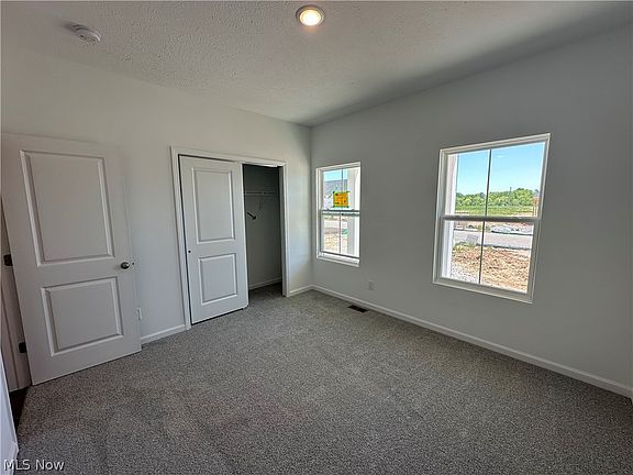 5th image of 3029 McIntosh Dr NE
