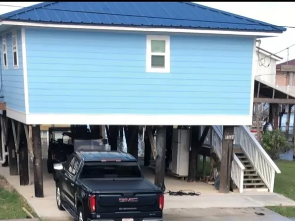 137 Verley Ln, Grand Isle, LA 70358