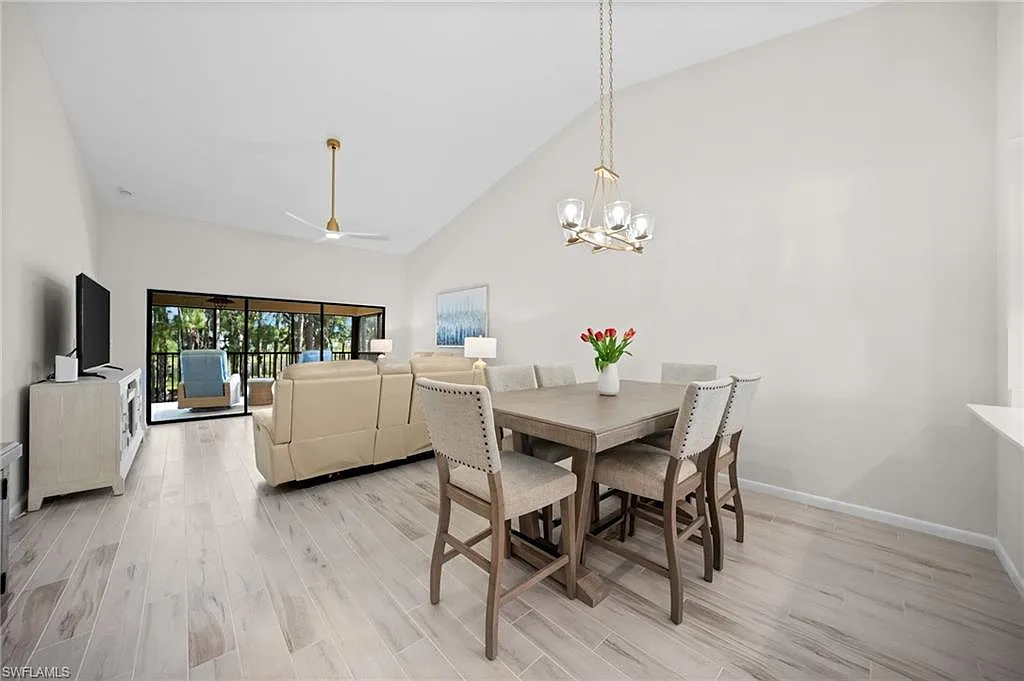 2 bed, 2.0 bath, 1312 sqft, $2,500 — Photo 2