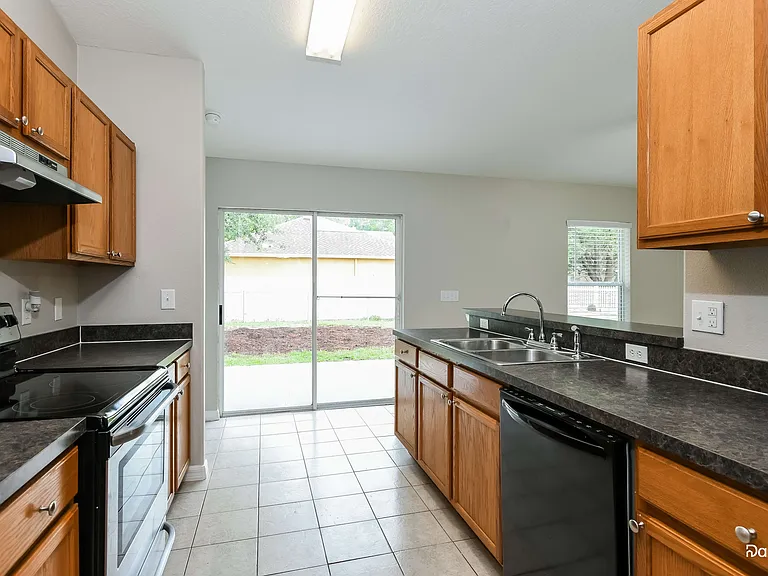 116 San Benito Way — Photo 4