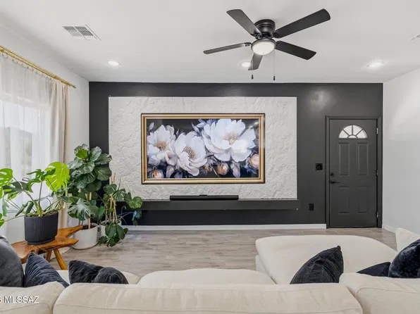 1844 Isabel Ct, Rio Rico, AZ 85648