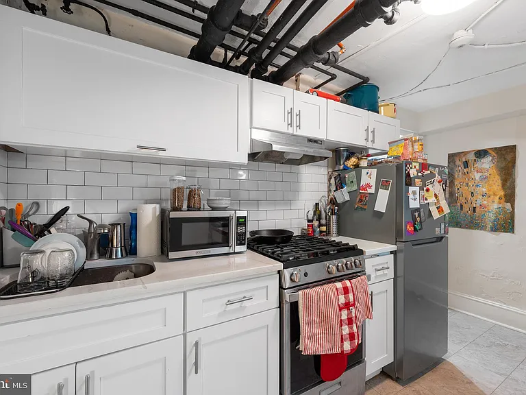 238 S 13th St #GRDN — Photo 9