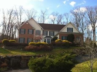 1 Ridge Rd, Green Brook, NJ 08812