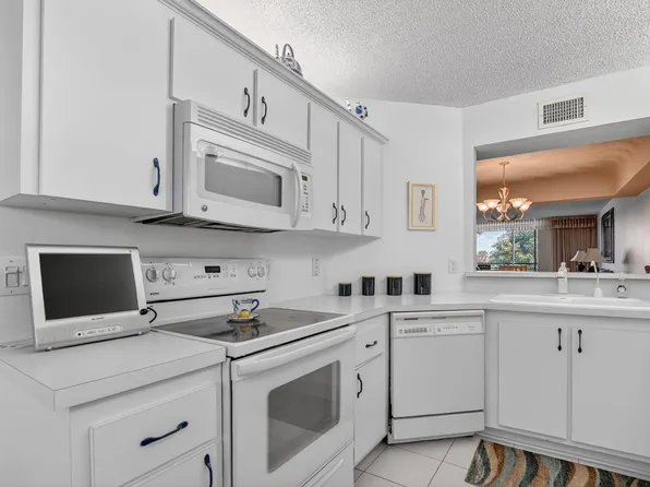 23249 Barwood Lane N #405, Boca Raton, FL 33428