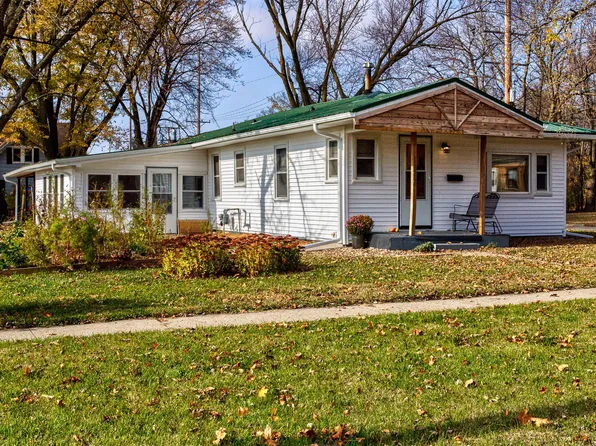 1336 2nd St, Nevada, IA 50201