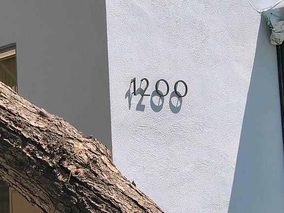 2nd image of 1200 Crenshaw Blvd APT 2