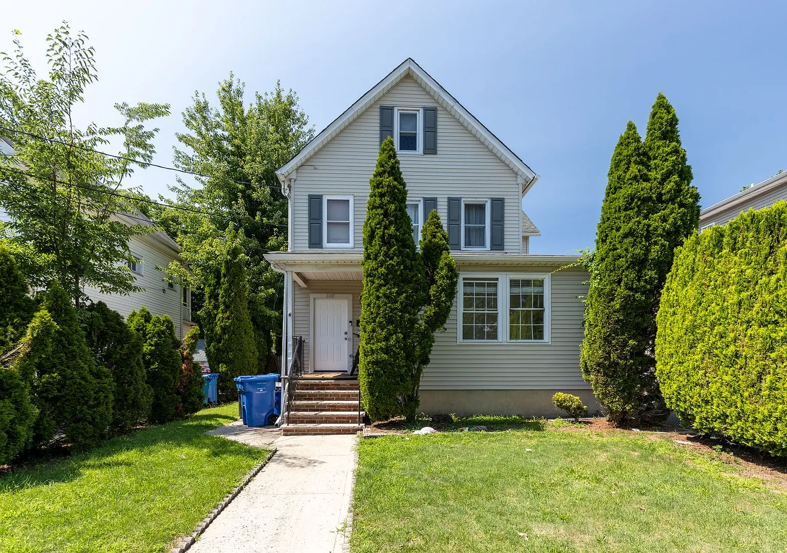 348 Front St — Photo 1
