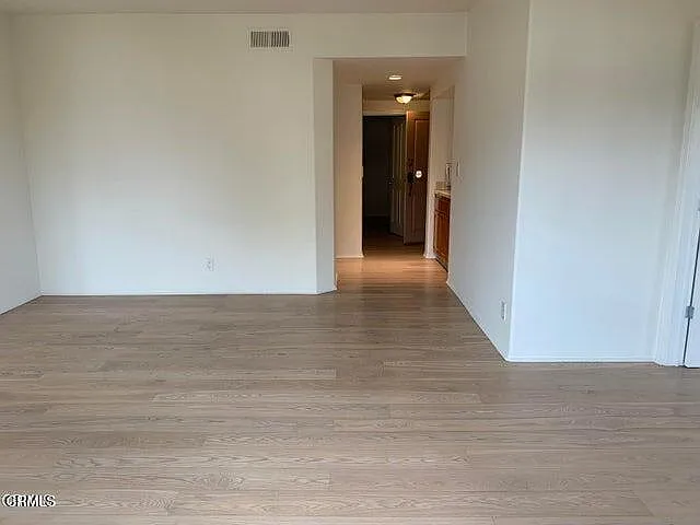 3 bed, 3.0 bath, 1500 sqft, $4,500 — Photo 4