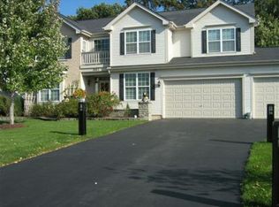 1663 Acorn Dr, Hoffman Estates, IL 60192